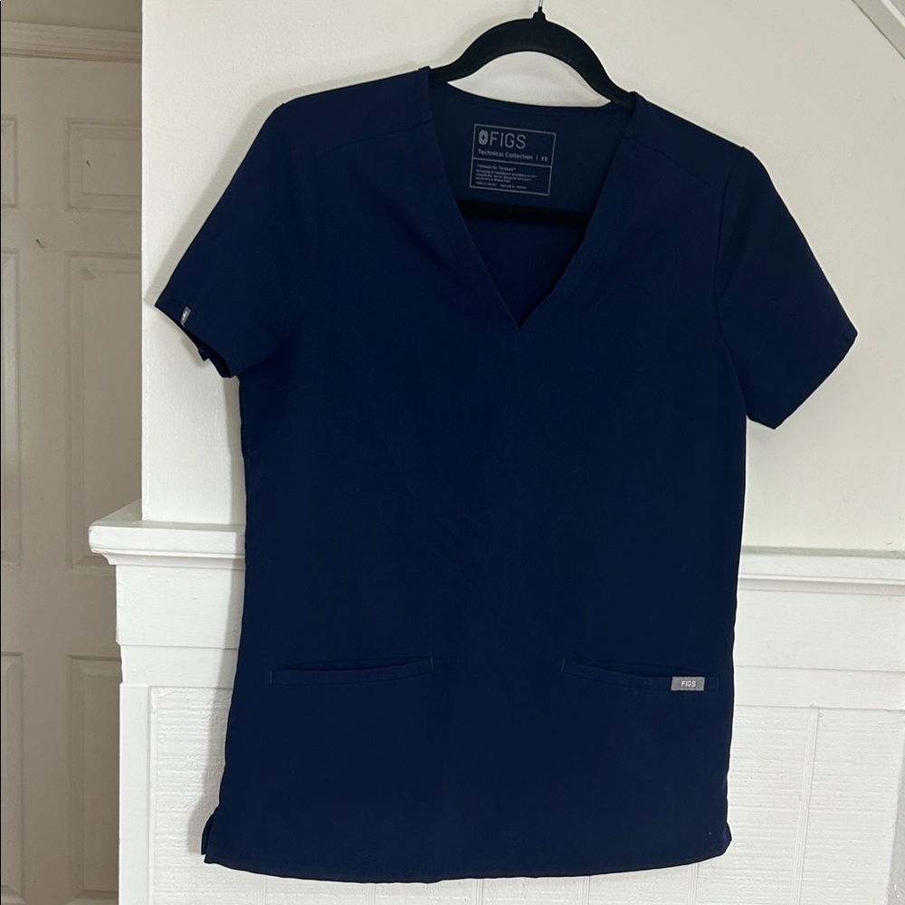 Figs Navy Blue 3 Pocket Casma Scrub Top size women’s XS
